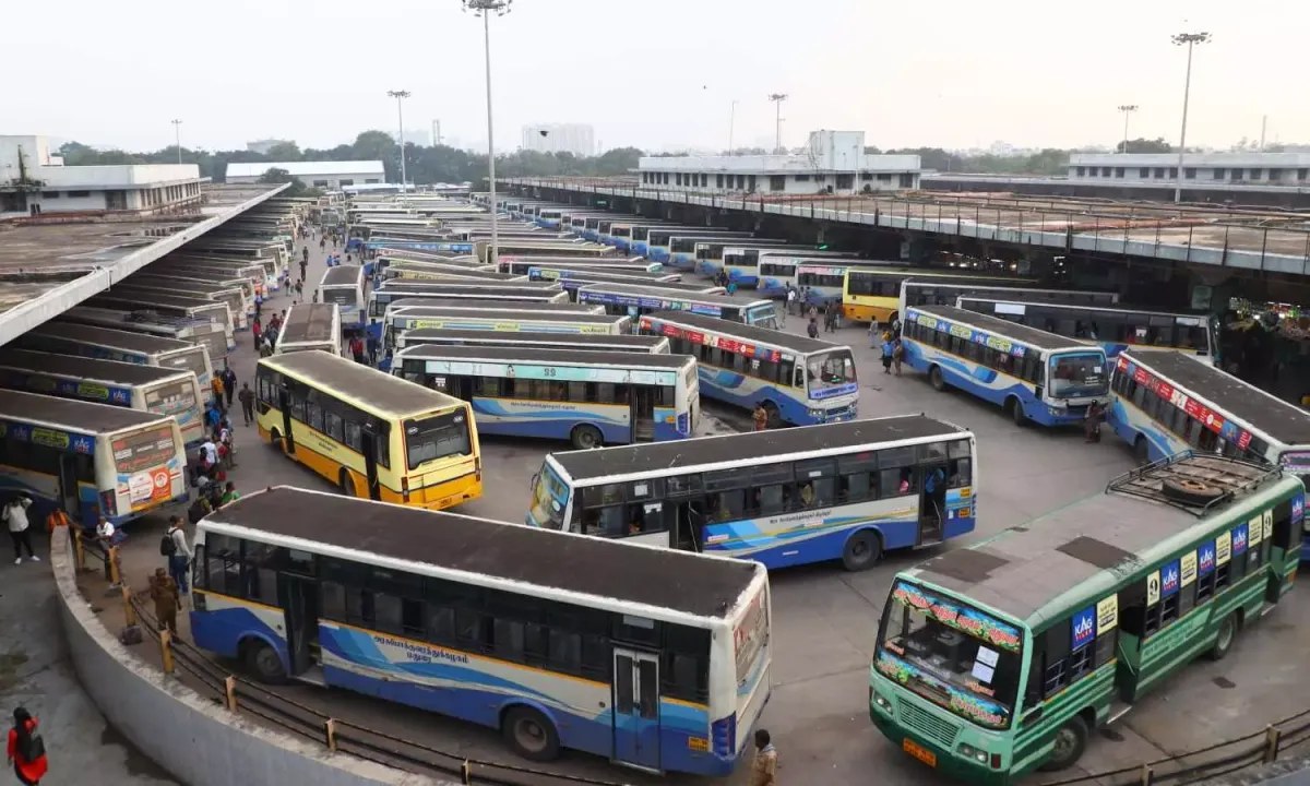 Koyambedu Branch — Koyambedu CMBT Bus Stand (200 meters)